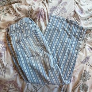 Nine West blue white striped chrystie capri straight leg missy jeans